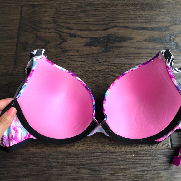 VS PINK Wear Everywhere Push-Up Bra - Picture 3 of 6